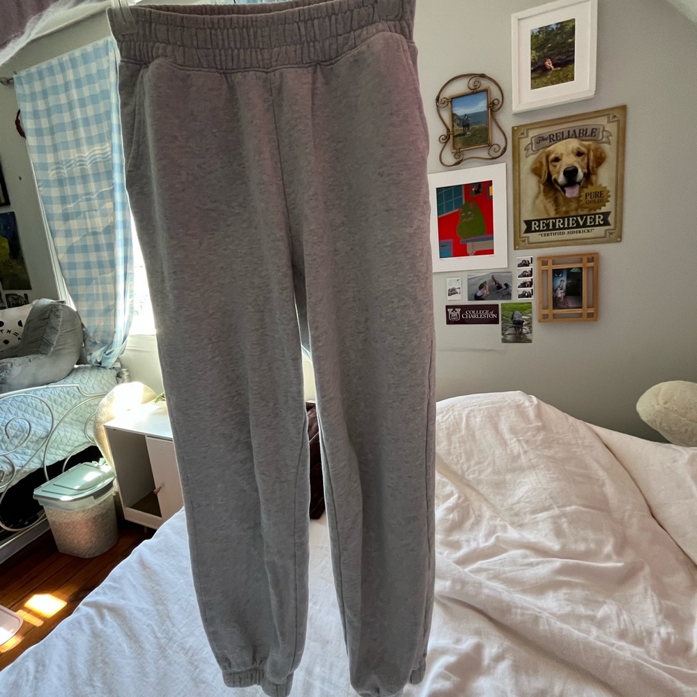 Light gray jogger sweats American Eagle.